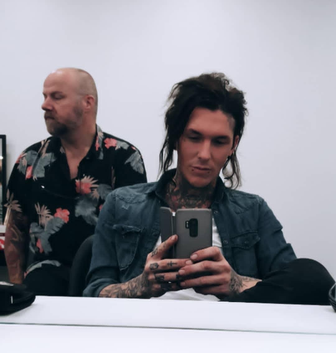 sketchreppinink's tweet image. With the master @DHoughtonkarras @RUSHHairBeauty