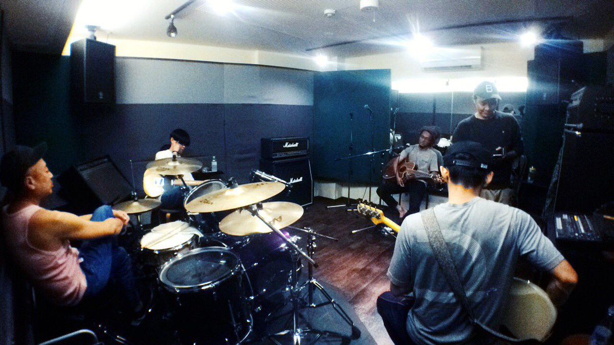 SUNTALAS's tweet photo. SUN TA LAS 新曲制作中 https://t.co/YAElbDr5ho