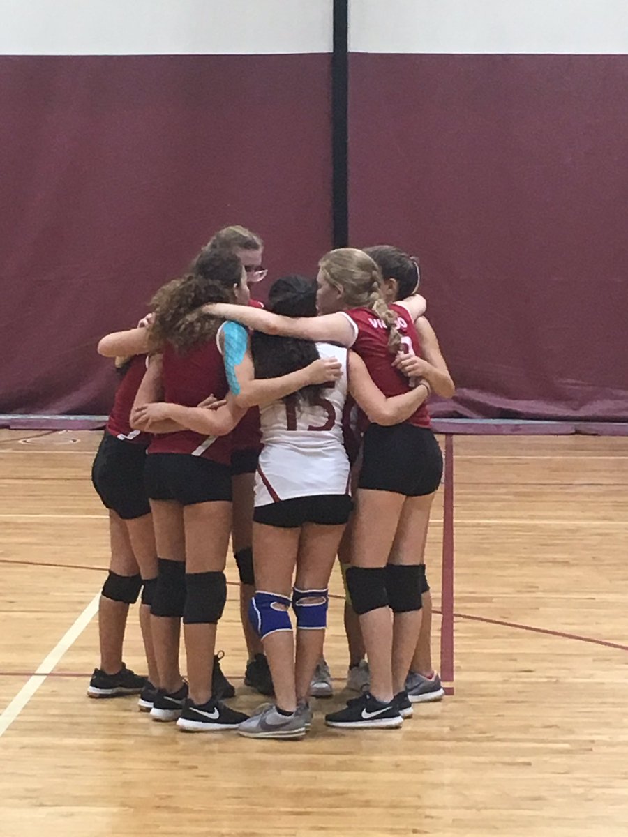 jenwillner8's tweet photo. Love our Jr Varsity volleyball team #CMSSharks Go Sharks!! https://t.co/QOCHKt1591