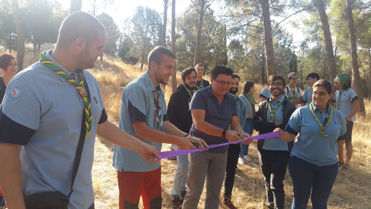 ToledoAyto's tweet photo. El Ayuntamiento participa en la jornada de inauguración de la ronda solar de la Asociación Scout toledana Seeonee 576 https://t.co/vKa1PweIdP @seeonee576 https://t.co/rqpOJGfiop