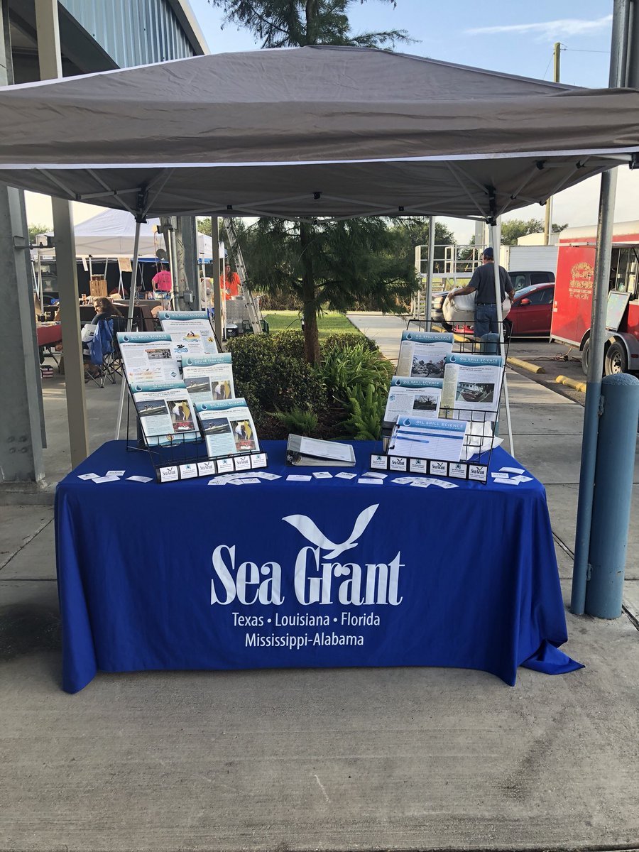 mlpartyka's tweet photo. Starting the day repping #SeaGrant @ the Delcambre Farmers/Seafood Market! #OilSpillScience #masgc https://t.co/1AWFftgAxg