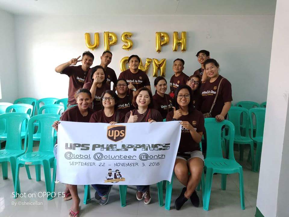 che_almodiel's tweet photo. @ro6978 Thanks @ro6978, also to OPS team for spending their morning for this activity and put a smile on the kids' face. Special thanks to UPS PH team-Ops, CS, F&amp;A, IE, BD &amp; most especially the MKT team for the unending support! #UPSPHGVM https://t.co/oLORABdIOr