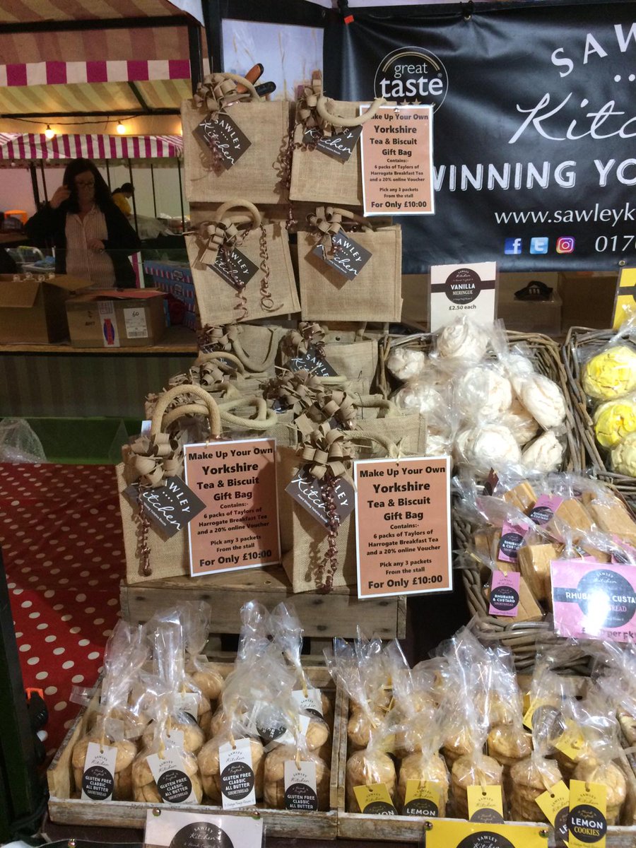 sawleykitchen's tweet photo. This weekend's events
@CakeandBakeShow #londonexcell
@MMfoodanddrink Sat/Sun #meltonmowbray #auctionmart
& on Sunday
#BeverleyFoodFestival
#christmasgifts #justthinkingahead https://t.co/lcdSZfNt5c