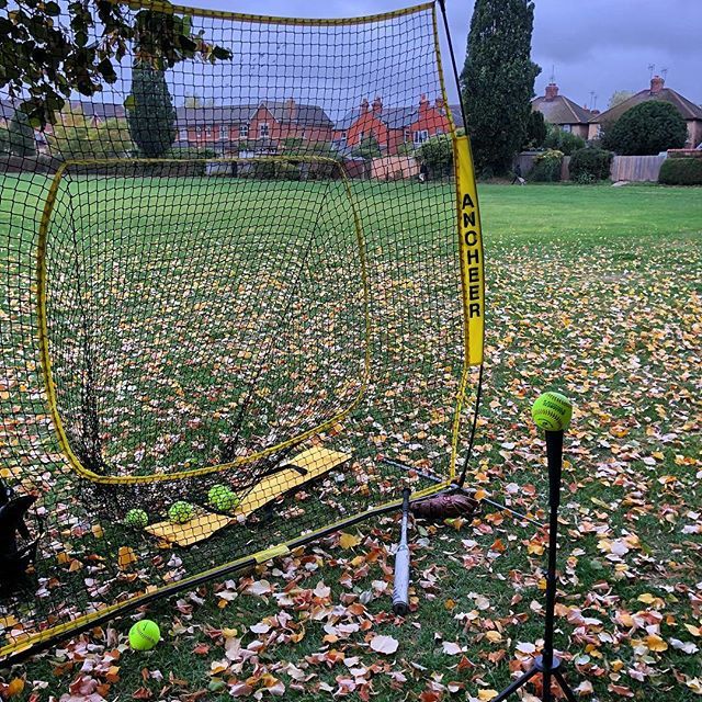 ericlukazewski's tweet image. Bit of stress relief to start the weekend... #softball #softballuk #nooffseason ift.tt/2C2hwyu