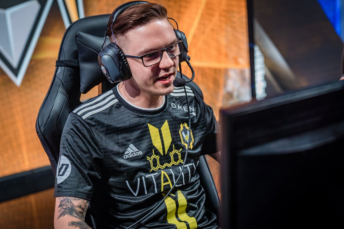 Panda_Stat's tweet photo. Coming as the other 2nd seed in group B, @Team_Vitality are coming for their 1st #Worlds2018 participation to prove that they can compete with the best, @kikis1205 🇵🇱 leads the charge with his 🤝76.1% KP through the EULCS Summer Split, being 🥇1st among all players. https://t.co/QhXr9YXD7i
