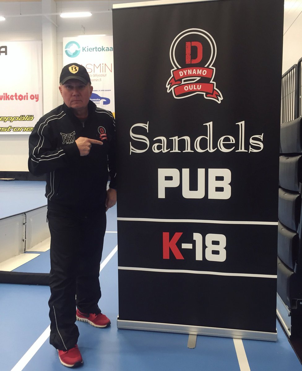 DynamoKempele's tweet photo. Neljä tuntia ottelun alkuun ja Sandels Pubin eka elementti valmiina! Päätykatsomossa tänään siis k-18 anniskelukatsomo ja peli alkaa klo 18 SBT Suolaa vastaan!
#salibandy #oulu #dynamolife #zemppiareena https://t.co/g7Vc2v8Ciz