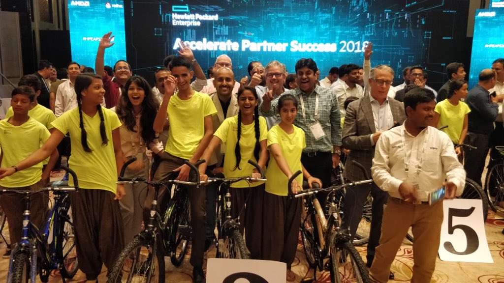 NavoditaS's tweet photo. Euphoric moment with happy faces all around! Great initiative @teambuildersin #wheelsofFortune #HPEAPS18 https://t.co/l6RvzsHDfG