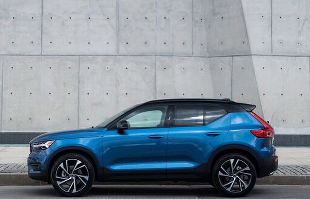 VolvoCarUSA's tweet photo. “We're convinced the #Volvo #XC40 was designed with practicality in mind, from its innovative storage solutions to its comfortable materials and useful safety technologies.” – @motortrend https://t.co/AmwOgBUX1o https://t.co/SPIqGlh3NO