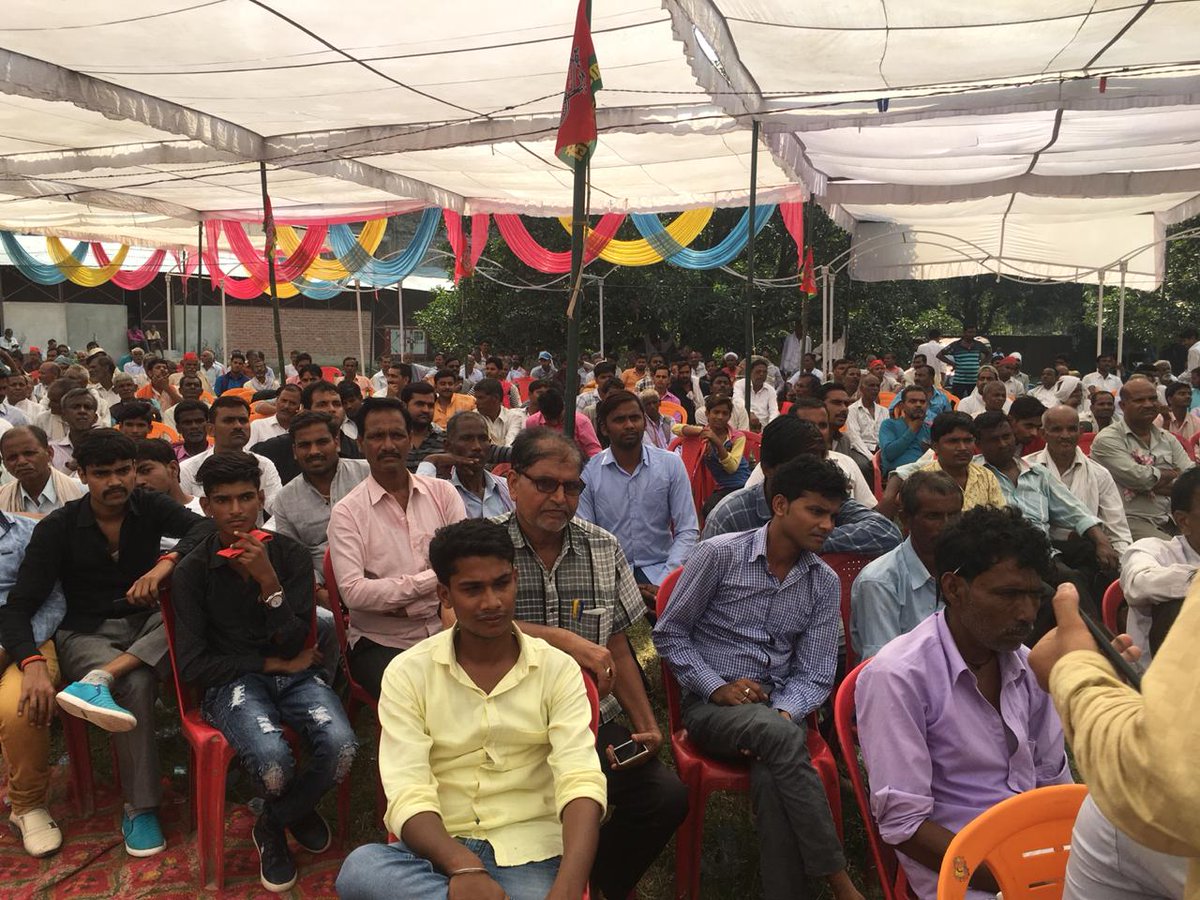 sunilyadv_unnao's tweet photo. आज मैं जनपद उन्नाव के सफ़ीपुर विधानसभा में समाजवादी पार्टी की बूथ कमेटी कार्यकर्ता सम्मेलन में शामिल हुआ। https://t.co/iOGIag3IwA