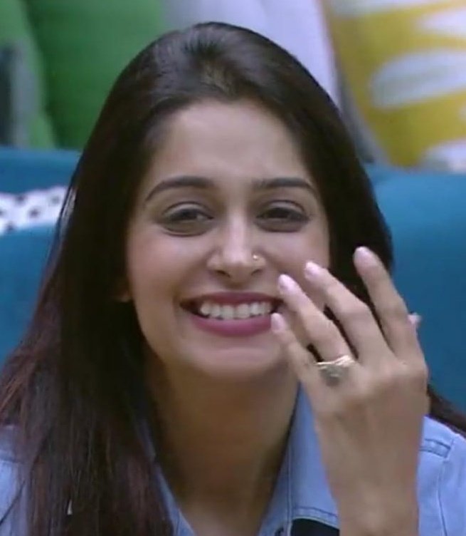 BiggBossChannel's tweet photo. #BiggBoss #BB12 #Biggboss 

WHO AMONG THEM HAS A GENUINE &amp; POSITIVE PERSONALITY IN @BiggBoss? 

RT🔃 FOR #NehhaPendse 

LK❤ FOR #Dipikakakar 

CMT💬 YOUR OPINION https://t.co/UjuisIaRlV