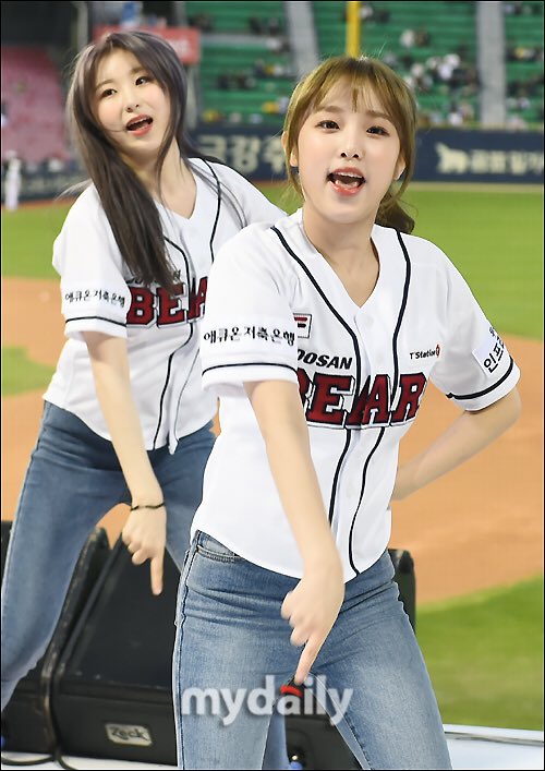 CHOIYENA_TH's tweet photo. 📸 | 181006 รูปเยนาที่สนามแข่งเบสบอลจากสำนักข่าวค่ะ!~ 🐥⚾️ #IZONE #CHOIYENA #최예나 https://t.co/doOLTGsarD