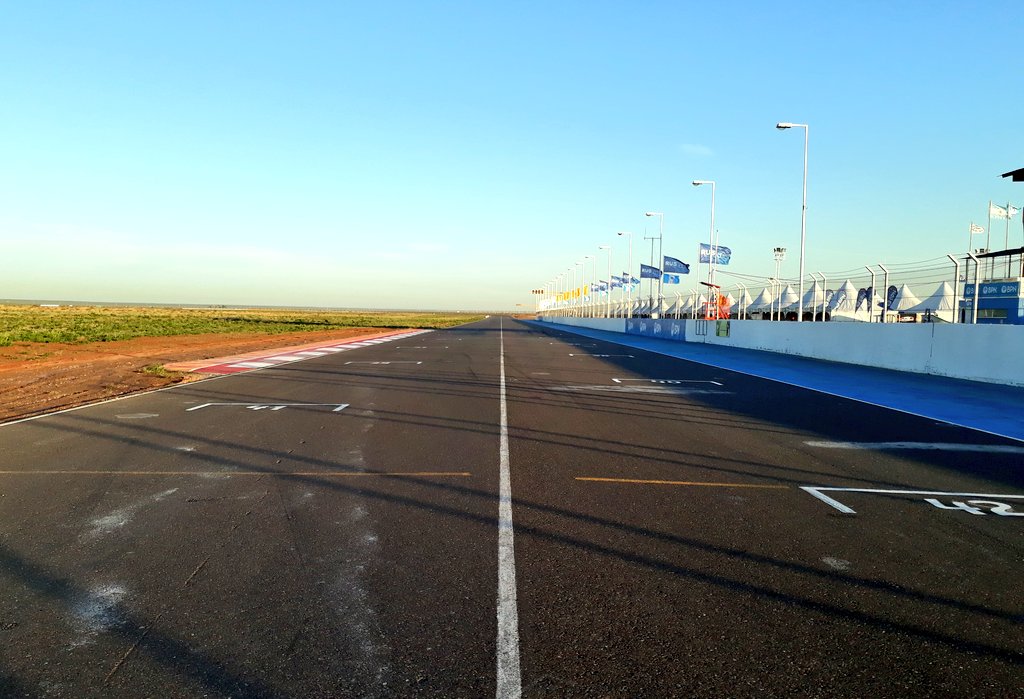 📸Soleada mañana en Neuquén, segundo día de acción para el #TCMouras y TC Pista Mouras🎉