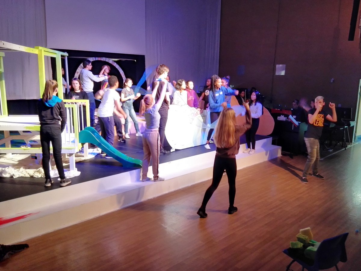 JoOrton90's tweet photo. Seussical is looking great, I'm blown away and this is rehersals. So many talented students.  @PArtsDCA @dixonsca https://t.co/RbAhcIcXum