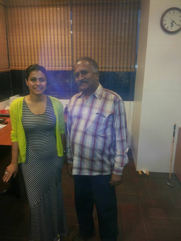 CriticJyothi's tweet photo. Wishing the #Acting Queen @KajolAtUN Best wishes for @HelicopterEela :)
Fly like #Helicopter @ajaydevgn @ADFCKolkata https://t.co/Tg4R4YnDVQ