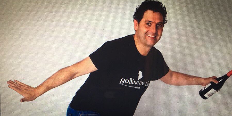 GallinaPielWine's tweet photo. Hoy estaremos en @bardelpla 💪 Los que vengáis a comer/cenar podréis disfrutar de su cocina 🔝 con nuestros vinos explicados por @davidseijaswine 🐔 #gallinadepiel #winefanatic #bydavidseijas https://t.co/vn2LG6N54s