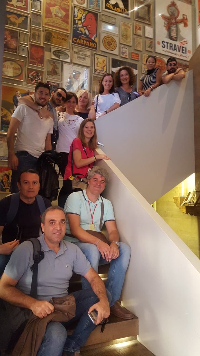 Avui tenim  a Reus un grup de touroperadors italians que visiten la #CostaDaurada. A Reus han descobert el #Modernisme, el #GaudíCentre i el #vermut, com a producte gastronòmic genuí de la ciutat. #visitreus #ciutatambcaracter #AnyTurismeCultural