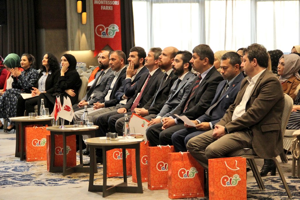 Müdürümüz Sayın Levent YAZICI, Palet Okulları ve İbn Haldun Üniversitesi Sürekli Eğitim Merkezi işbirliği ile hazırlanan "Montessori Uygulayıcı Eğitimi" sertifika programının açılışına katıldılar.
<a href="/tcmeb/">Millî Eğitim Bakanlığı</a> <a href="/memleventyazici/">Levent Yazıcı</a>