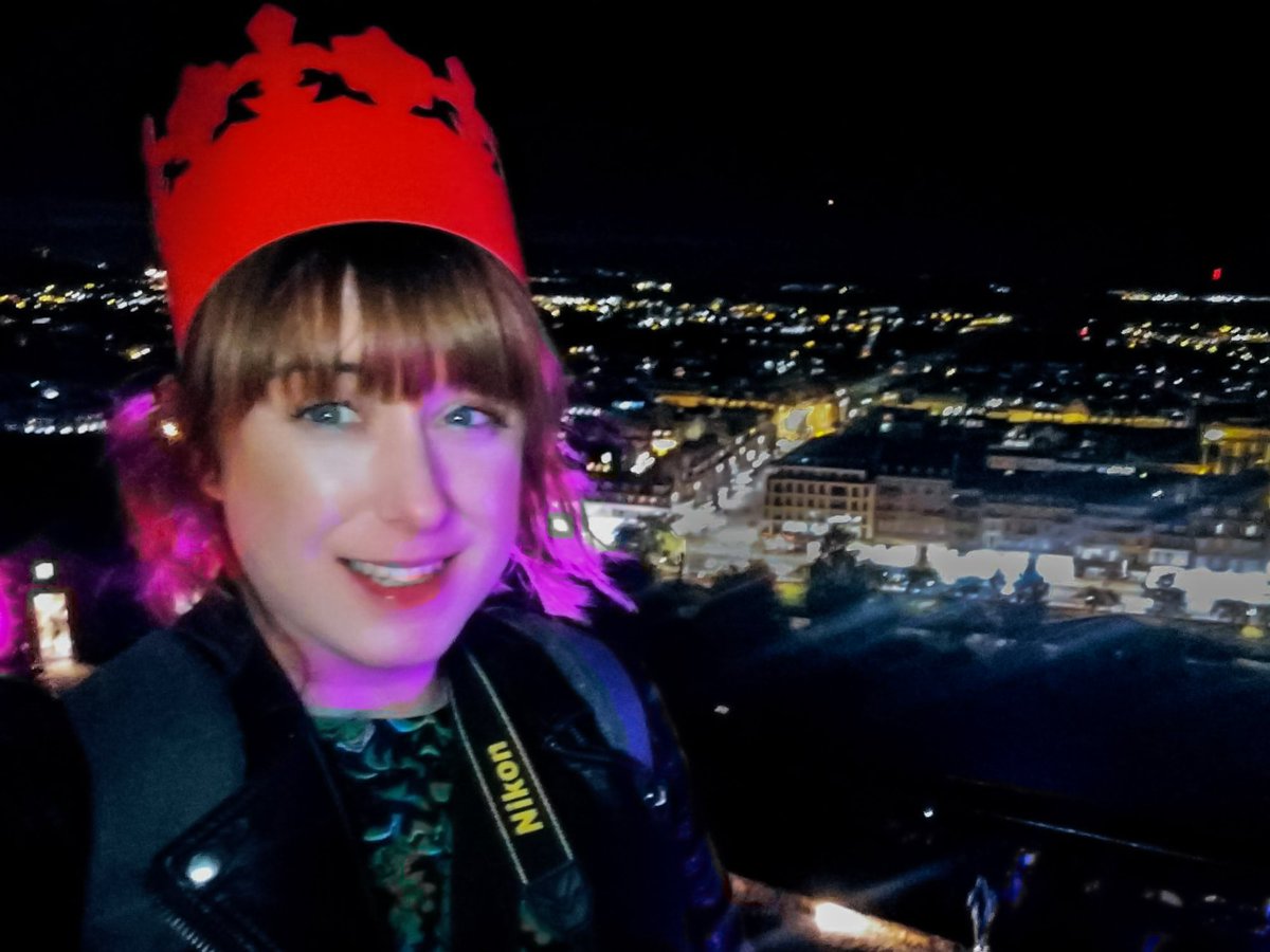 TheChaoticScot's tweet photo. You can call me Kay Queen of Scots ๐๐ Loved seeing @edinburghcastle illuminated in colourful lights at the after-hours 'Knight at the Castle' event โจ The views from the battlements were amazing! @edinburgh #UncoverEdinburgh https://t.co/DpAODcEEa4