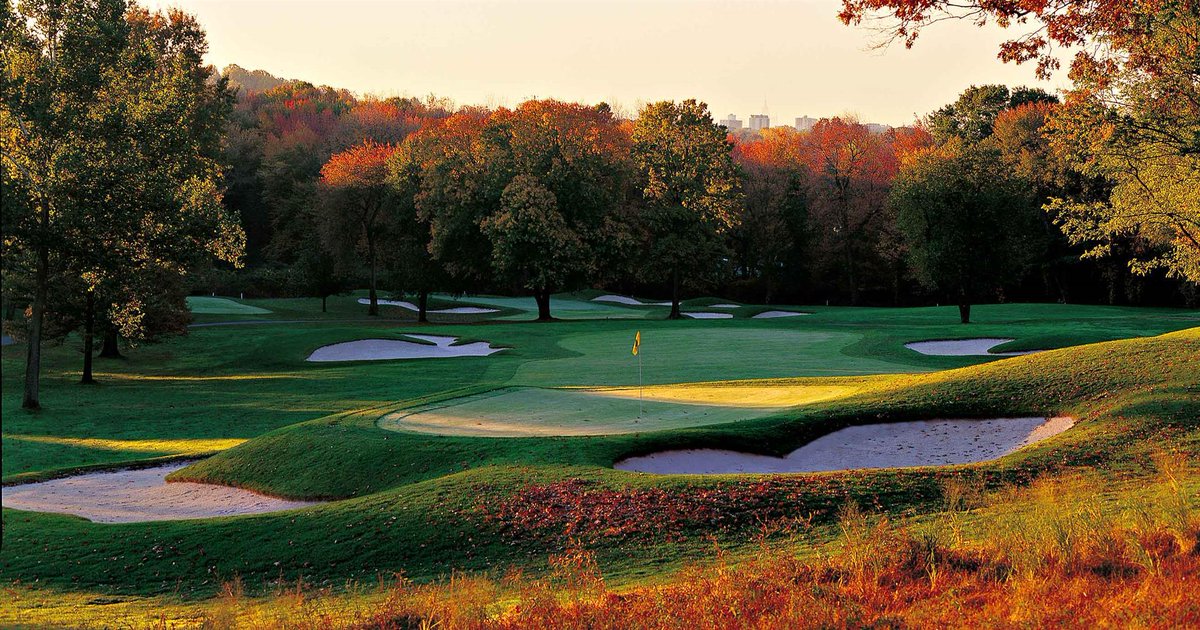 PGATour's tweet photo. Dear autumn,

Please don't ever leave. 🍁⛳️

Sincerely,
Golf fans https://t.co/l8AuvXBiIg