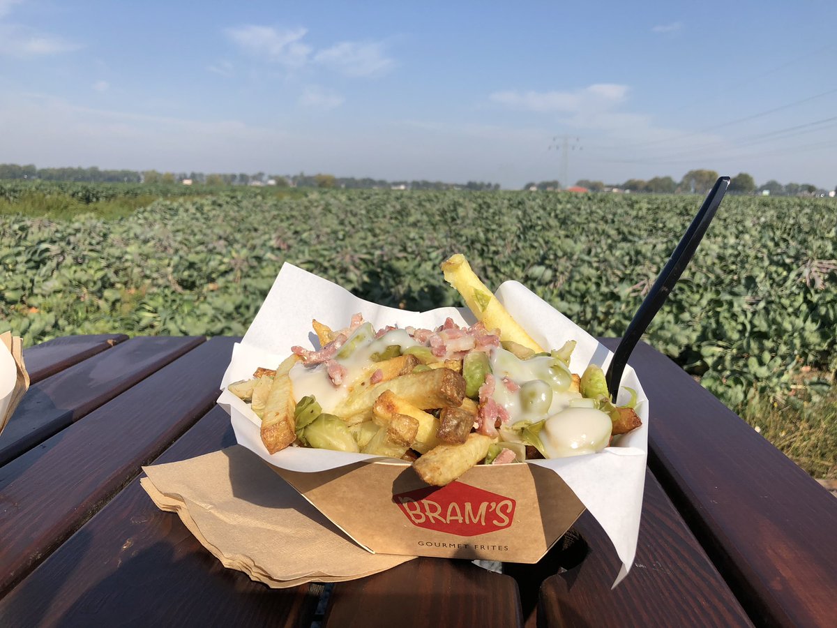 patrickkaashoek's tweet photo. #ikeetzuidhollands vandaag met een snelle lunch (spruitstoof) bij Bram: spruiten en aardappels direct van het land van @Novifarm @voedselfamilies https://t.co/QnwAuYp6zW