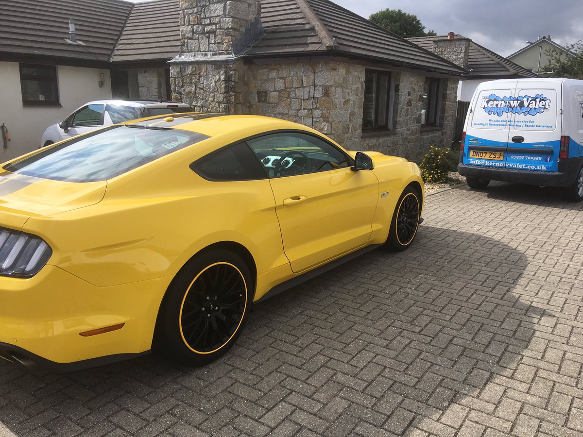 ValetKernow's tweet photo. OCTOBER SPECIAL OFFER 
Why not fit a set of Alloygator’s. A lot cheaper than refurbing.
A Range of colours to choose from.
We are mobile so can supply and fit at your home or work.
SPECIAL PRICES WHEN ORDERING WITH A VALET 
#kernowvalet #alloys #wheelprotection #alloygator https://t.co/e0IpHLAMno