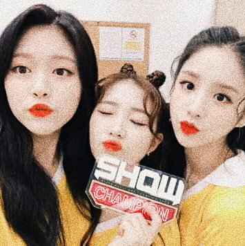 saysankyu's tweet photo. 🐰.)# LOONA ㅡ Hyunjin/Yeojin/Heejin

#layout #packs #icons #hyunjinkim #heejinjeon #imyeojin #loona #kpoppacks #kpoplayout https://t.co/vjlKVf5kKN