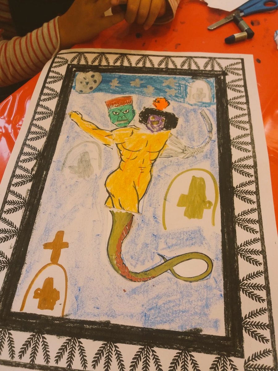 ¡¡Un monstruo anda suelto por el <a href="/MRomanticismo/">Museo del Romanticismo</a>!!!
Hemos pasado una mañana divertida, descubriendo seres y monstruos del siglo XIX ¡qué ponen los pelos de punta!
Taller infantil del trimestre del terror