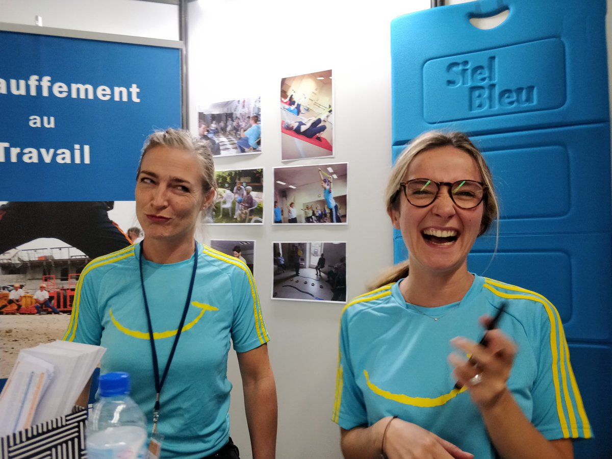 Kartopate's tweet photo. Grosse ambiance au stand du @GrAssSielBleu au #3SBE à l'Espace Champerret ! Venez nous voir, on vous attends pour parler activité physique adaptée au service des plus fragiles :) on lâche rien pour mettre du sourire dans nos vies ! https://t.co/yVauDaJvuL
