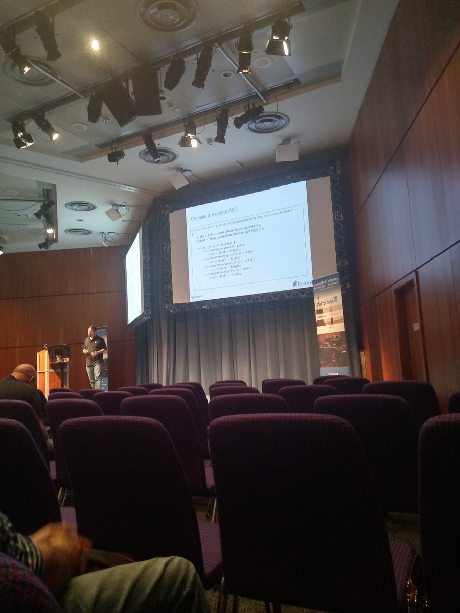 alcalyn_'s tweet image. &quot;Open source for closed companies&quot; with Amanda Folson :

&quot;Open source is not giving your business away&quot;

#scotphp18 #Floss