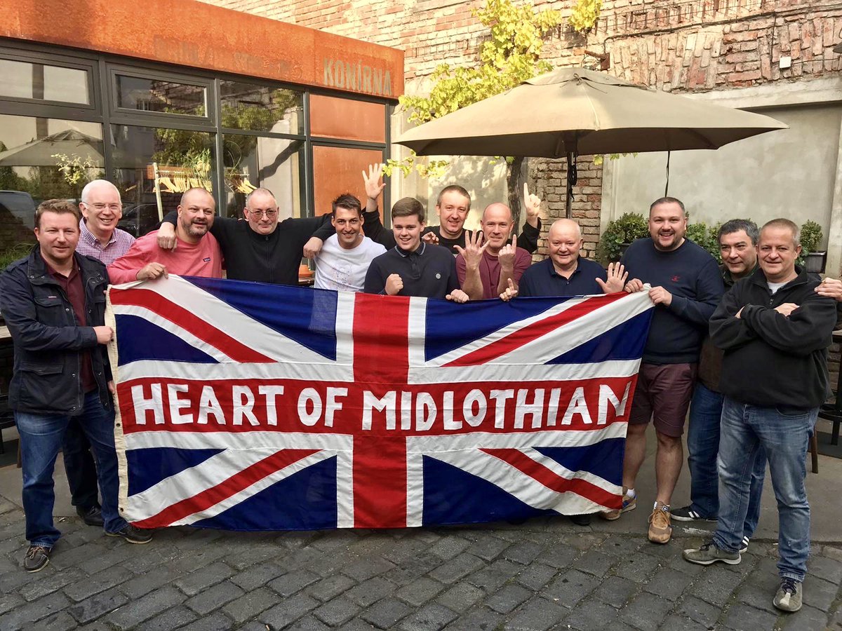 skacelsports's tweet photo. Hearts Family👍🏻✌️😎 #Prague #skacelsports #birthdayboy #winefoodmarket #heartsofmidlothianfc #soccer https://t.co/5RjZTofgKM