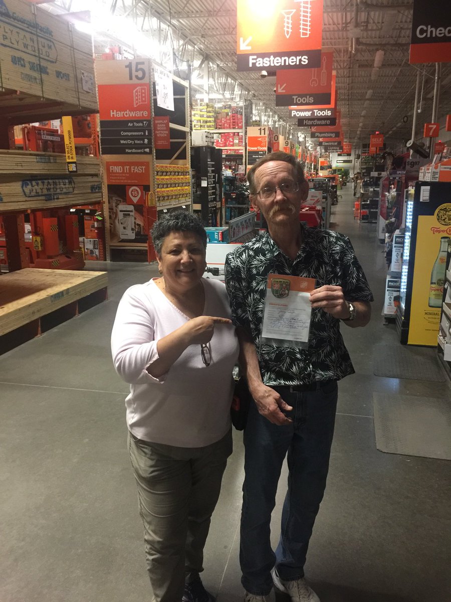 kawan15814705's tweet photo. Special shout out to Jerry for helping  Vicki with her D25 purge thank you sir I appreciate it ⁦@tavares_gabe⁩ ⁦@StevenReynaHD⁩ ⁦@lisapollard731⁩ ⁦@eagleking2013⁩ ⁦@DaveRebtoy⁩ https://t.co/VEqkp9THRp