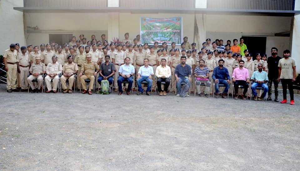 ncseerc's tweet photo. Human- Animal Conflict Mitigation Workshop organised by Forest dept Surat Div and NCS team..  At Forest Rest House Mandvi #Bigcats #Predators  #WildlifeWeek #leopard #workshop #humananimalconflicts @CitytadkaSurat @SuratSmartCity @UNEnvironment @OurSMC @wildlifesociety https://t.co/IGlfDqZL00