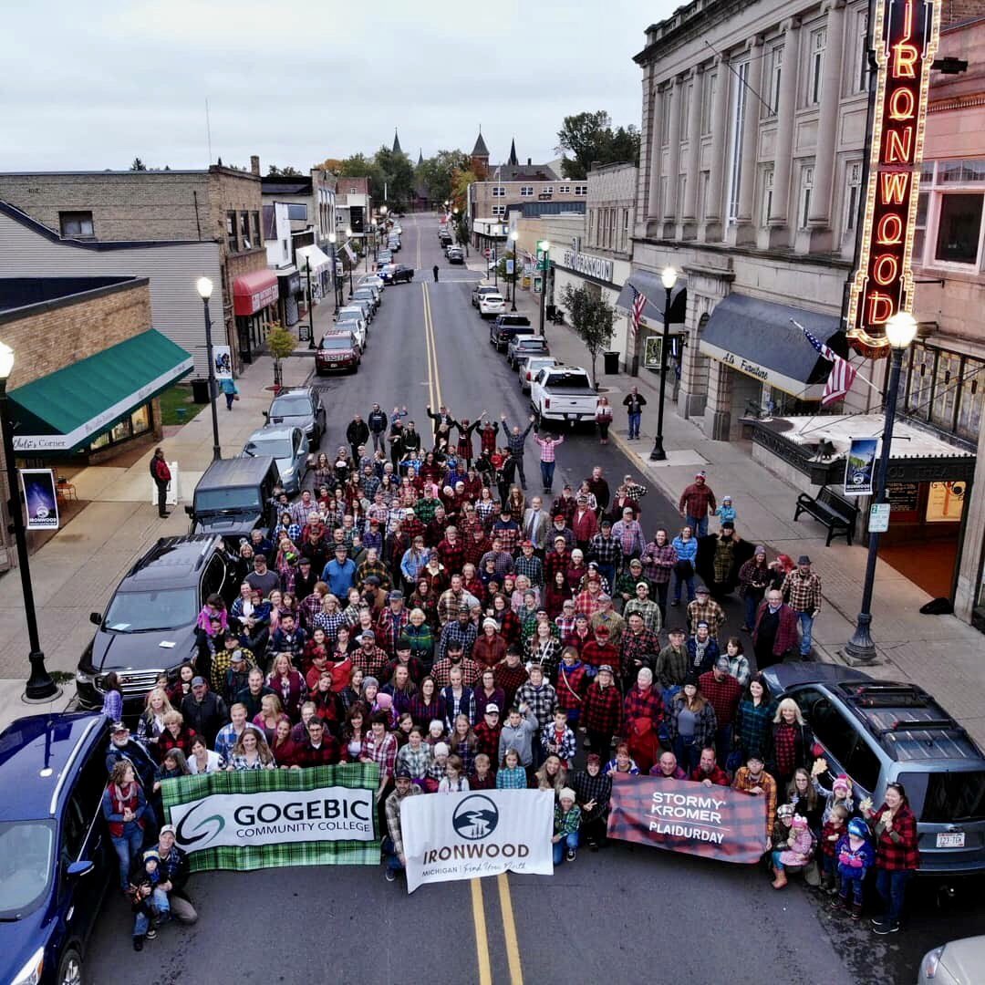 KennethCSummers's tweet photo. Great day in Ironwood! We knocked on doors all day, had an office grand opening, and attended Ironwood’s First Friday and Plaidurday! #IShowUp #MI110 #Plaidurday https://t.co/toEtcrCp4a