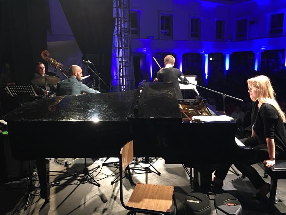 2V_Kyiv's tweet photo. アルゼンチンのアスンシオンのASU Jazzフェスティバルに出演しました。
素晴らしいパートナー出演者、スタッフ、観客、皆さんのおかげで、クールな素晴らしいコンサートが出来、素敵な写真を撮る事ができました🙏
#asujazz #jazzUA2018 #ukraine #argentina #illyabondarenko #twoviolins # https://t.co/h0wAY3knTE