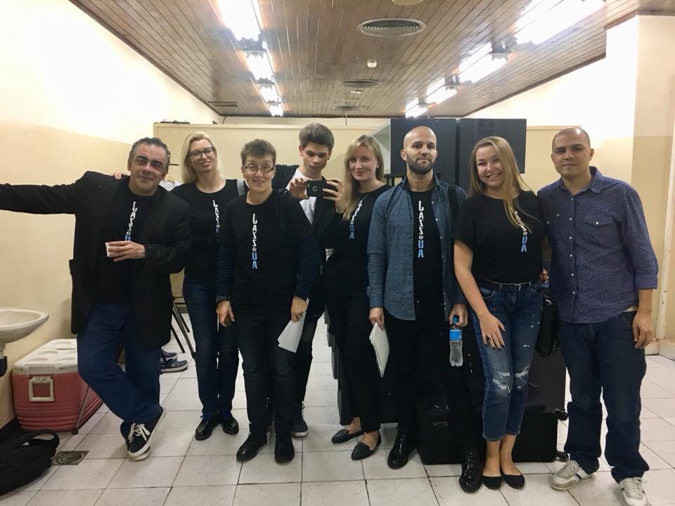 2V_Kyiv's tweet photo. アルゼンチンのアスンシオンのASU Jazzフェスティバルに出演しました。
素晴らしいパートナー出演者、スタッフ、観客、皆さんのおかげで、クールな素晴らしいコンサートが出来、素敵な写真を撮る事ができました🙏
#asujazz #jazzUA2018 #ukraine #argentina #illyabondarenko #twoviolins # https://t.co/h0wAY3knTE