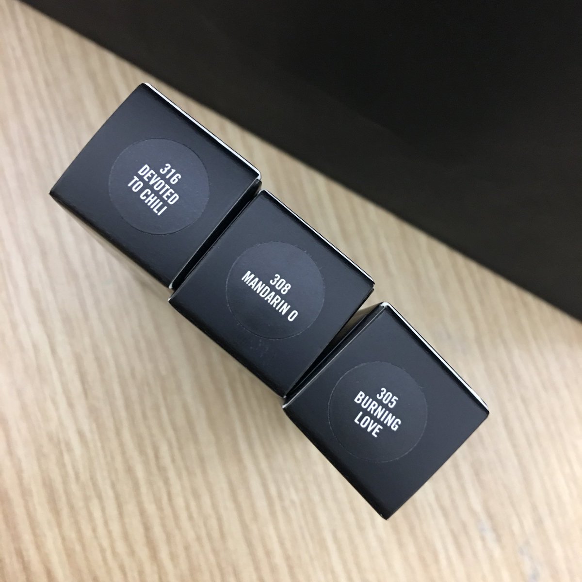 impatthy's tweet photo. MAC powder kiss ♡ ตำมา 3 สี 316,305,308 ─
▪︎ ลองทาให้ดูในstoryแปะไว้ใต้เมนชั่นนะคะ ไว้ทำรีวิวชัดๆอีกรอบ แต่จะบอกว่านอกจากสี 316 ที่เค้าว่าสวยแล้วมีอีกหลายสีเลยที่ควรตำมากๆ 😍

#ของดีบอกต่อ #powderkiss #ไว้รีวิวห้ามขายของโว้ยย #ใช้เองรีวิวเอง #ใช้จริงรีวิวจริง #ของมันต้องมี https://t.co/oTf8TmosWv