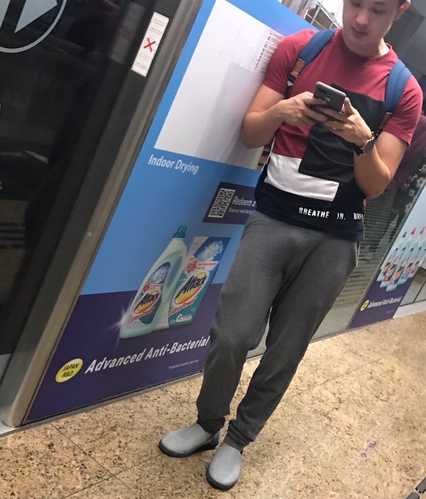 MRbulakbol's tweet photo. May pasantol si mayor! 😜
#sghotties #sghunks #ninjamoves #bakat #santolanstation #sgmen https://t.co/3nMjMBfoP0