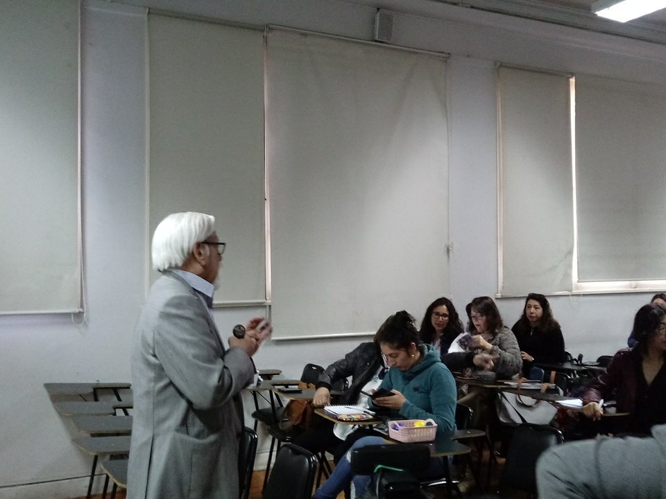 josecatalanc's tweet photo. Comenzamos la jornada "Neurociencias, educacion y aprendizaje" con el Dr. Sergio Mora 📖 #InclusionUChile https://t.co/NGLcJXr90H