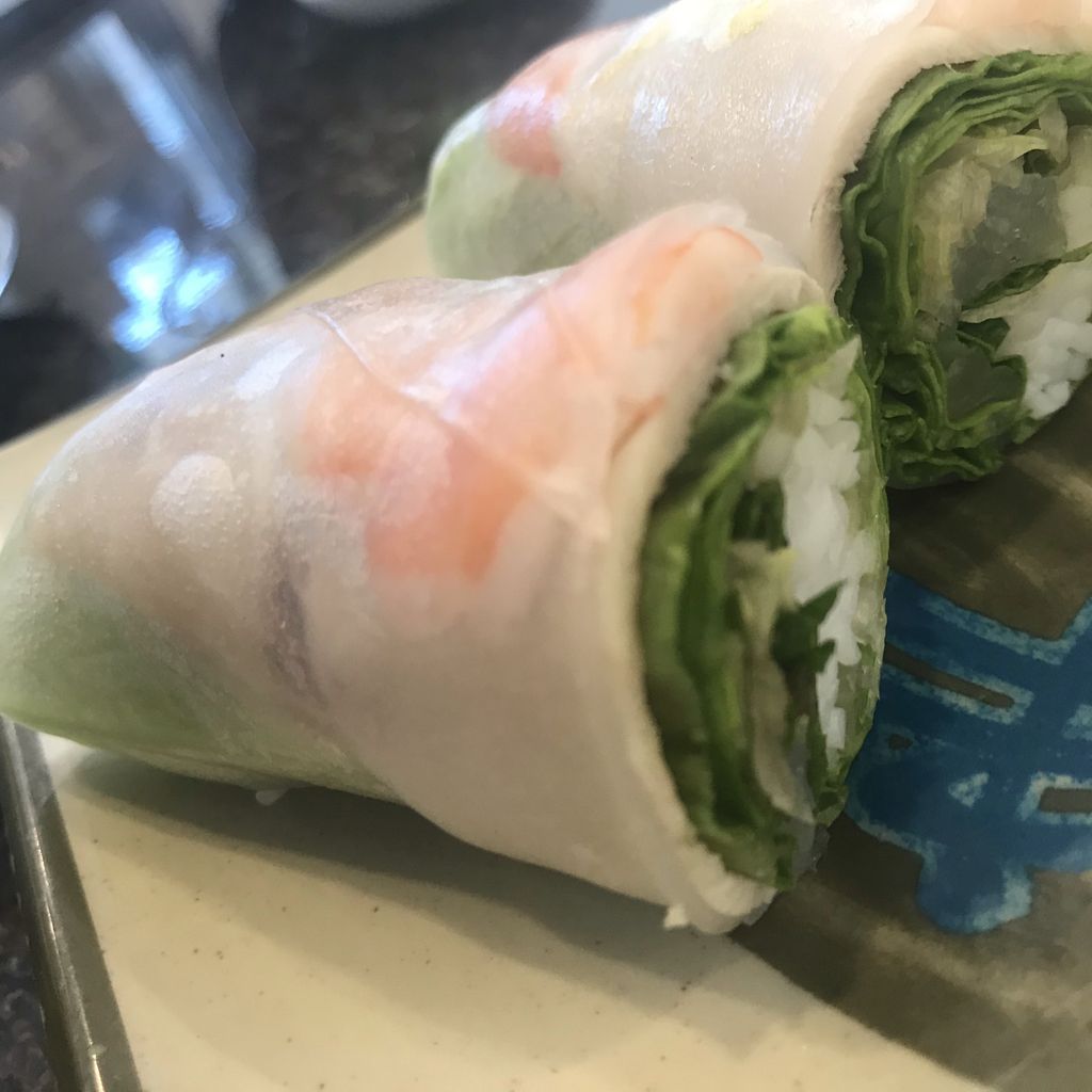 odellcs's tweet photo. Rolls. Fried or Fresh? #food #vote #vietnamese #fresh #vegetables #chicken #hoison #sauce #california #favorite #springrolls #eggrolls #shrimp #whichone #sogood #instagood #instayum #nofilter #siliconvalley #lunch #lunchdate #wrap #best #yomyom https://t.co/ahu5hcVMBZ