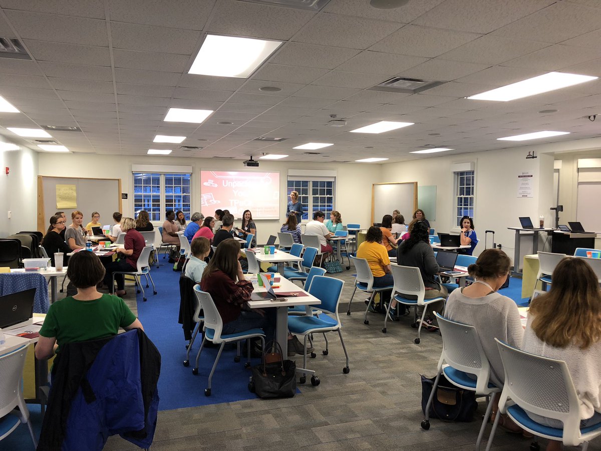 AnneRoycroft's tweet image. Elon Ed Tech Conference is happening! Unpacking TPaCk with ABSS’ amazing Lisa Thompson #ElonEdTech #ElonEd