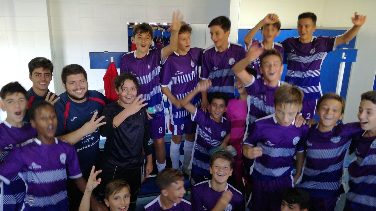 Primer y emocionante partido con victoria para el infantil del <a href="/cdmaristasbad/">C.D.Maristas Badajoz</a> contra el <a href="/APSantaIsabel/">AP Santa Isabel</a>
A seguir trabajando chicos!
<a href="/virusjesus/">jesus nuñez</a>