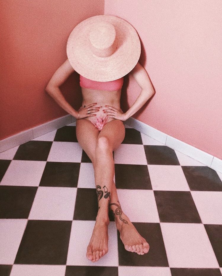 No Mo-Stache tweet media