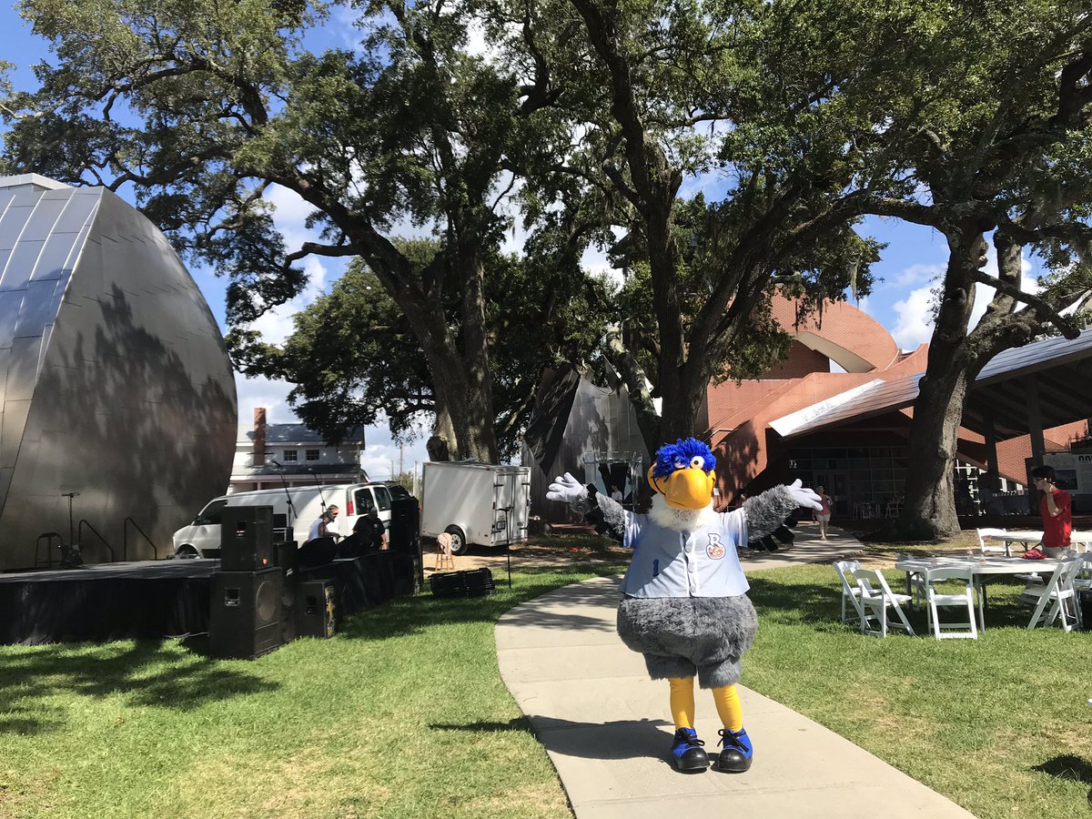 SchoonerSeagull's tweet photo. I just had the pleasure of meeting two of George Ohr’s great granddaughters at the @ohrokeefemuseum’s Art &amp; Beer Fest! Fly by and check out the festival happening today through 7pm tonight! https://t.co/IBetkxIopV