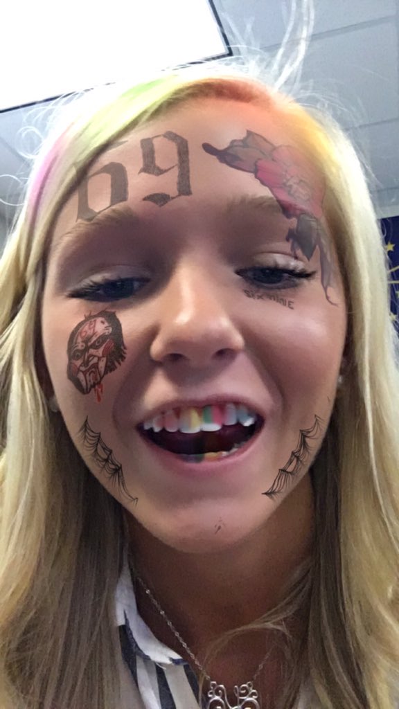 rileyabig's tweet photo. @kadeerobb shoutout to the b-day gurl. 18 and still looking A+ https://t.co/sg14PA63TJ
