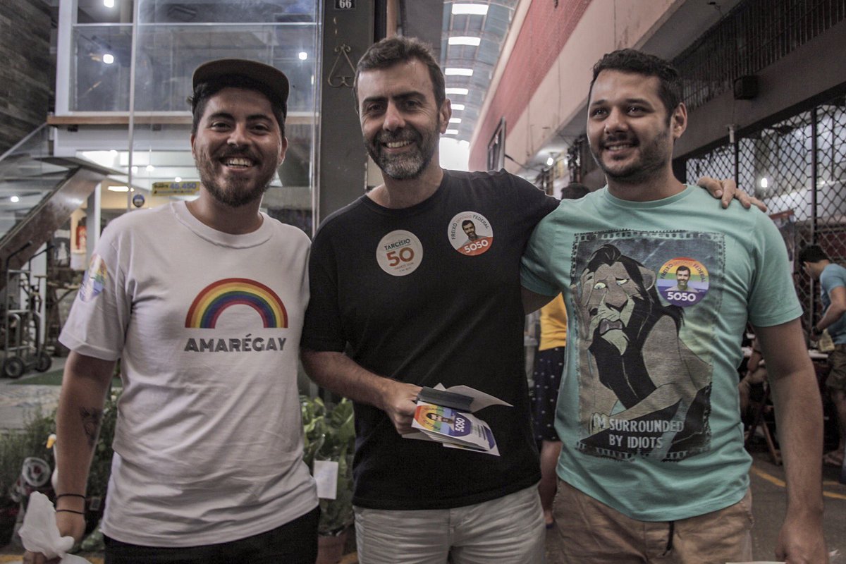 MarceloFreixo's tweet photo. Nesse último dia de campanha, não poderia deixar de voltar na Cadeg. #Freixo5050 #FreixoFederal https://t.co/hUIZMj4pgI