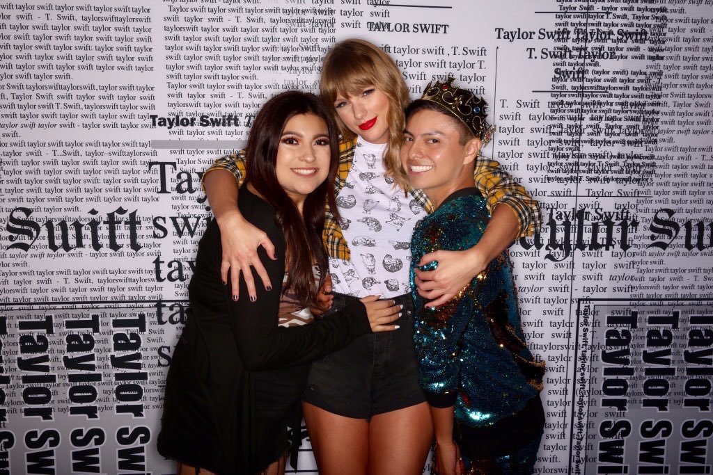 BiancaNunezz's tweet image. Hold on to the memories, they will hold onto you ❤️