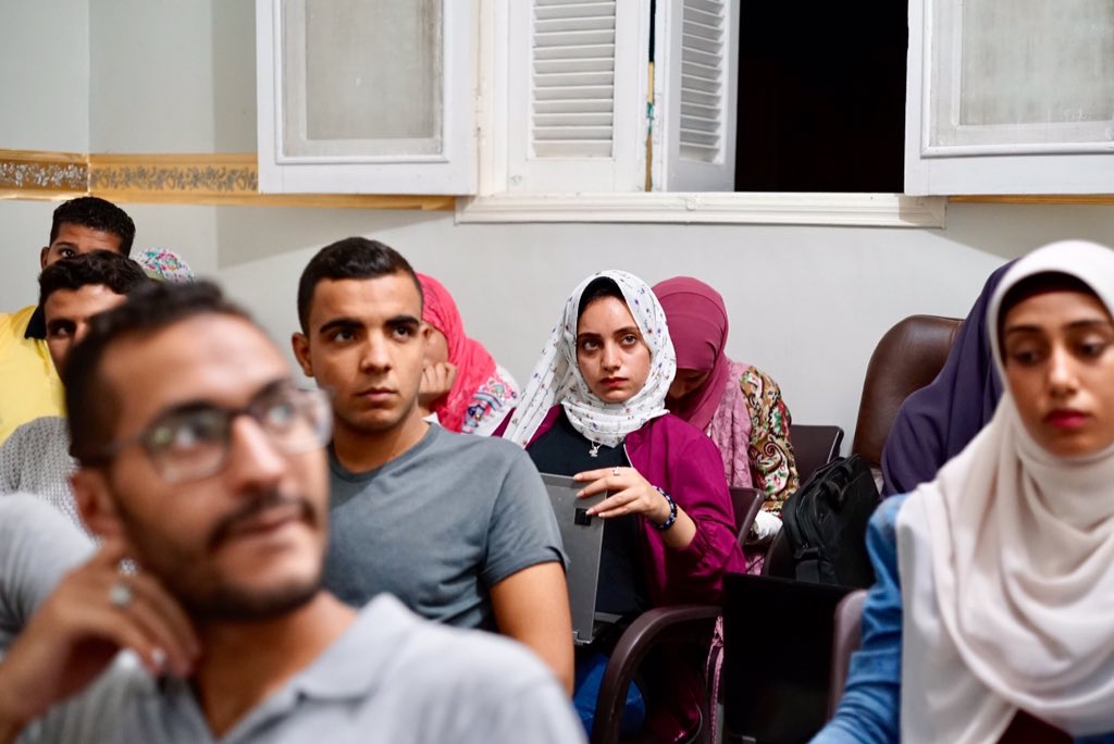 S3Geeks's tweet photo. 📌 نتسكمل معكم اليوم الخامس من منحة #CODECAMP 2018 
أصبح المشاركون في المنحة من شباب #الصعيد باستطاعتهم كتابة كود برمجي بالاضافة إلى انشاء قاعدة بيانات، والآن يتم تدريبهم على OOP 👩‍💻👨‍💻
المنحة مقدّمة من #صعيدي_جيكس مع كايرو هاكر سبيس والميكر اكسبريس
بالتعاون مع Hivos &amp; AUC 💪 https://t.co/95oKoi3GmA