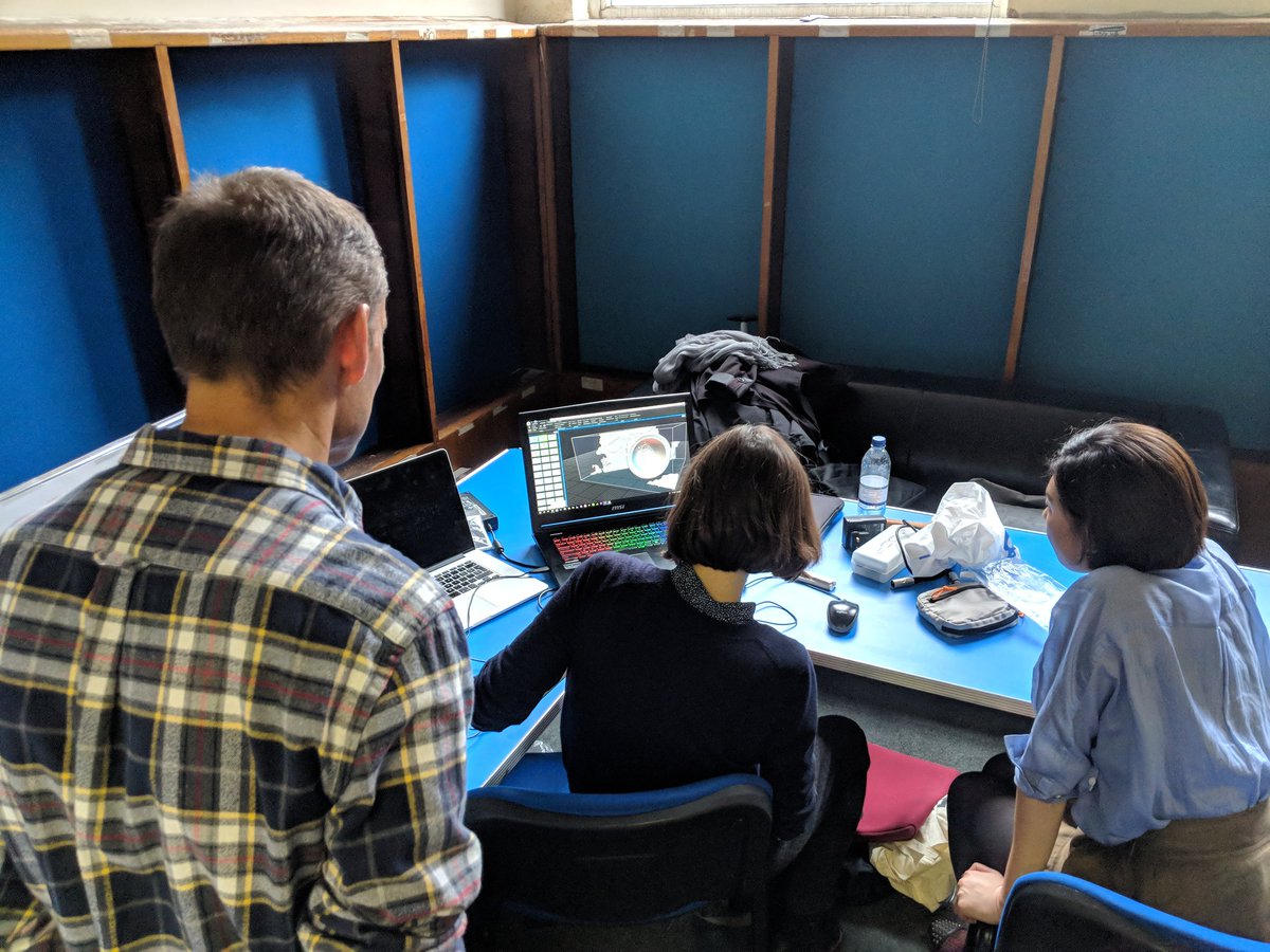 mnemoscene_io's tweet image. Great day @LBTHArchives digitising Somali heritage objects and demoing the #MixedReality experience with @AbiraHussein #nomadproject