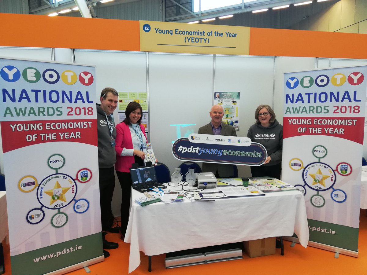 acantwelled's tweet photo. It was fantastic to showcase our ePortfolios on #OneNote with @alexjwdoyle at @FEILTE .Thank you to @MS_eduIRL for their continuous support of @SchoolofEdUCD + @econrachel for your amazing leadership skills. The enthusiasm and innovation you have is inspiring #FÉILTE2018 #UCDPME https://t.co/piyfaVZpUM