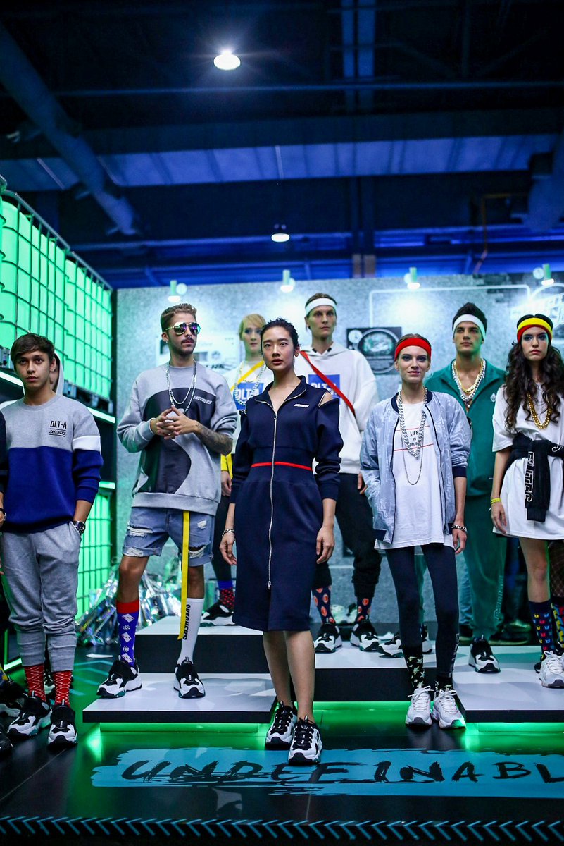 ihsansinsun's tweet photo. Kenapa elok sangat Aokbab ni. Aduhhh #badgenius #sneakerlah https://t.co/6YZIv0RvMJ